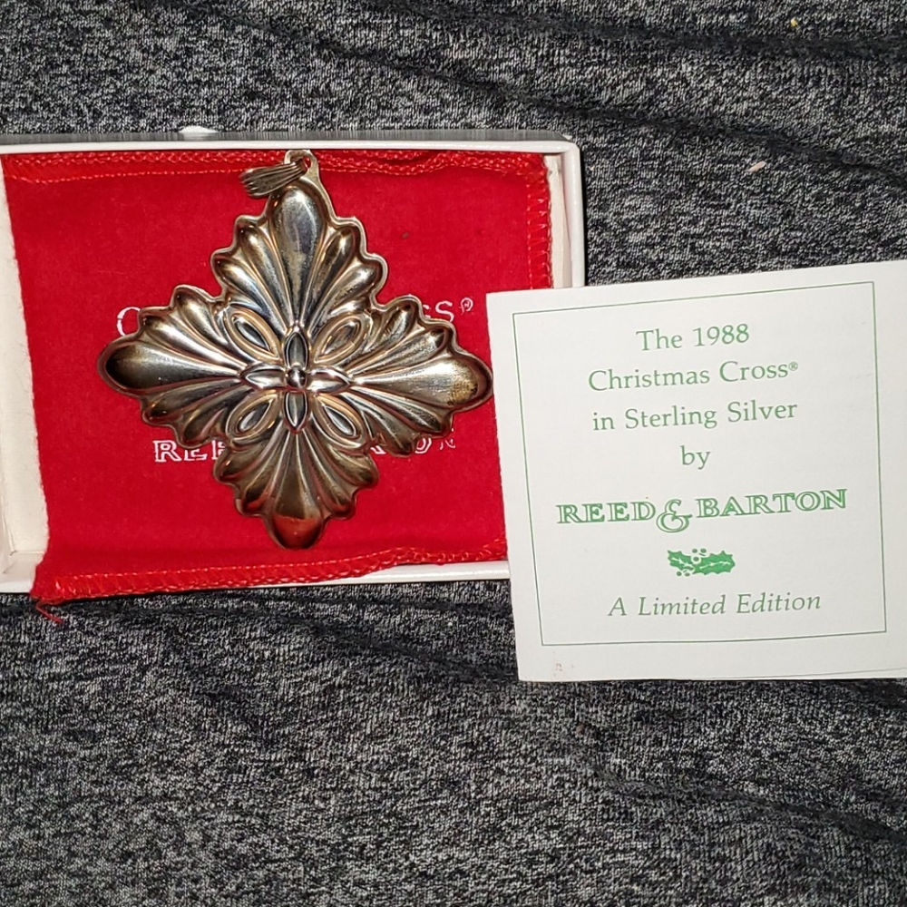the 1988 Christmas cross in sterling silver